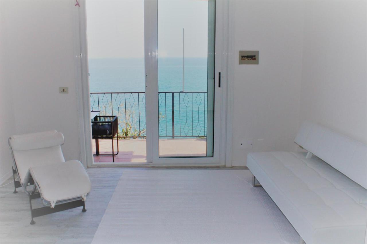 Conca Verde: Beachfront Villas with Private Jacuzzis Andora Exterior photo