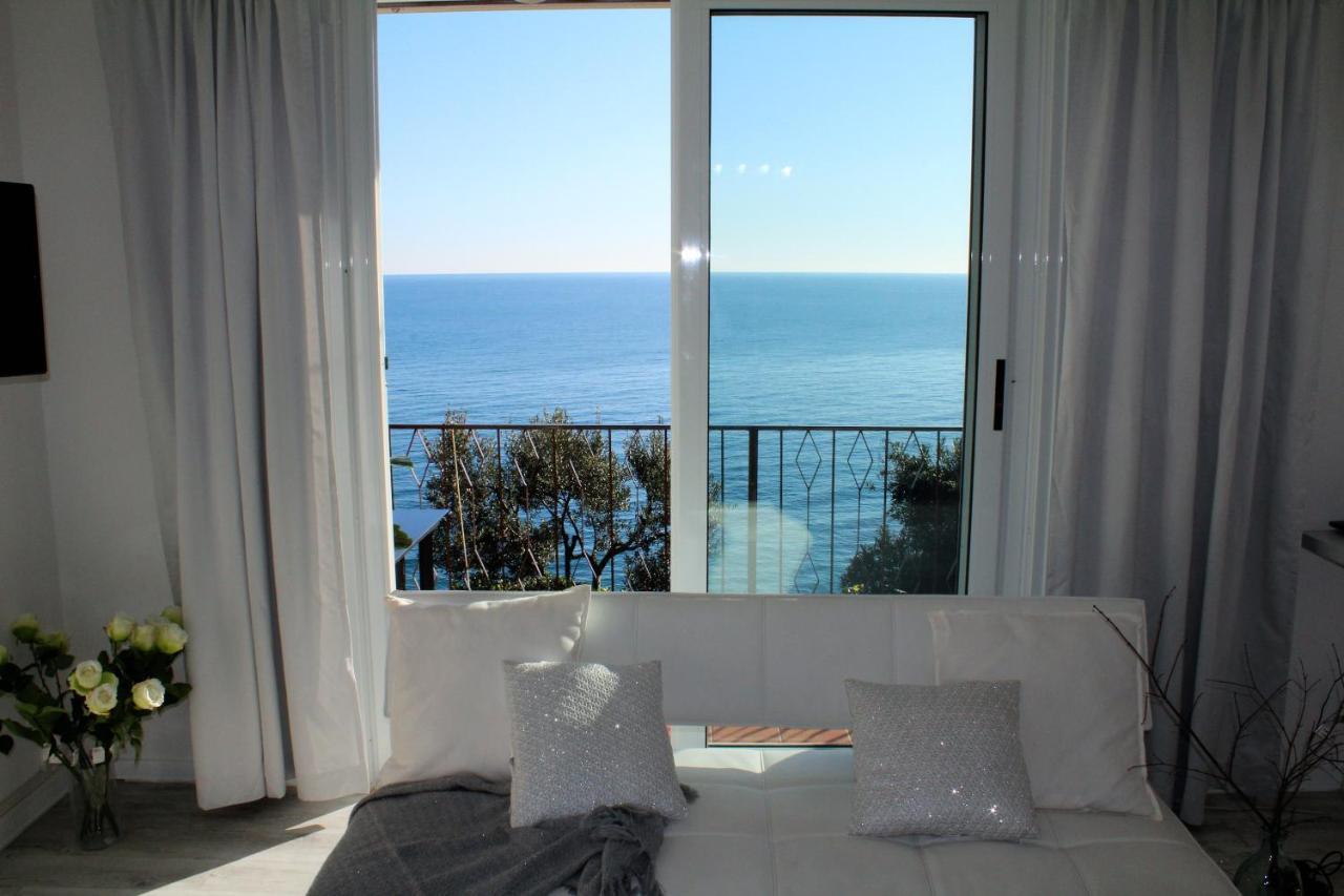 Conca Verde: Beachfront Villas with Private Jacuzzis Andora Exterior photo