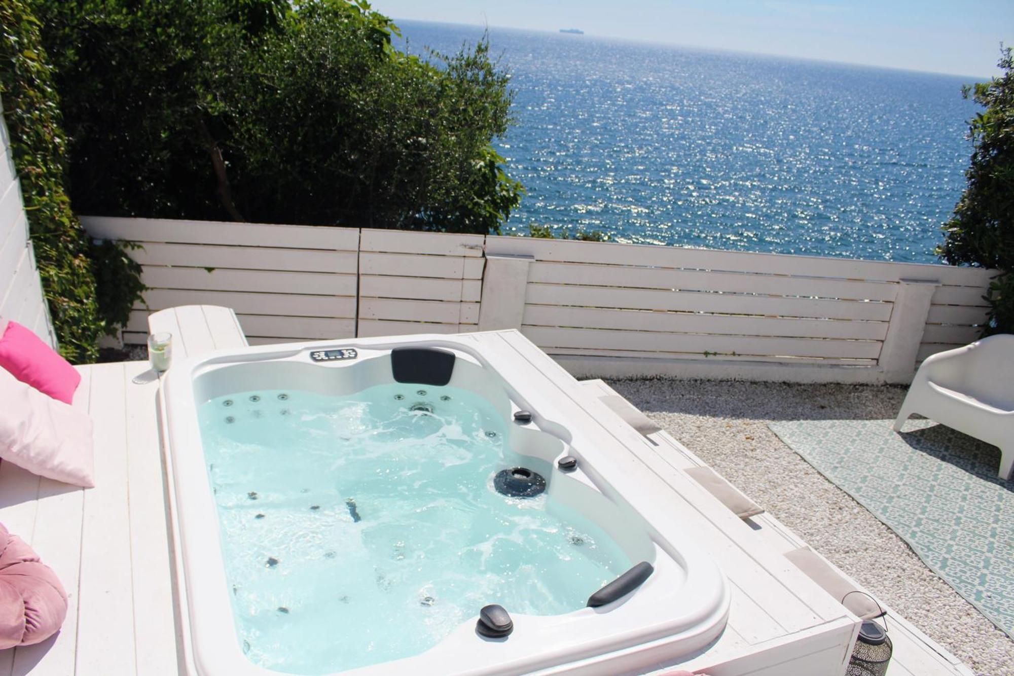 Conca Verde: Beachfront Villas with Private Jacuzzis Andora Exterior photo