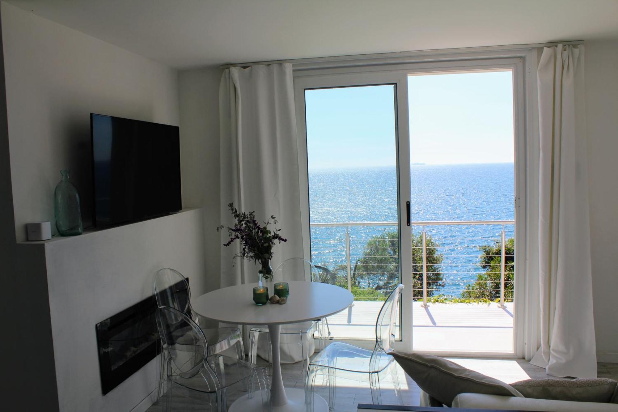 Conca Verde: Beachfront Villas with Private Jacuzzis Andora Exterior photo